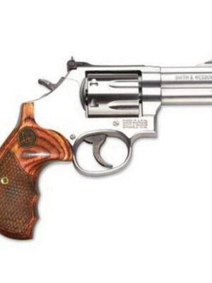 Smith & Wesson Model 686 Deluxe Plus 357 magnum stainless wood grips 3" Barrel 7 Shot - 150713